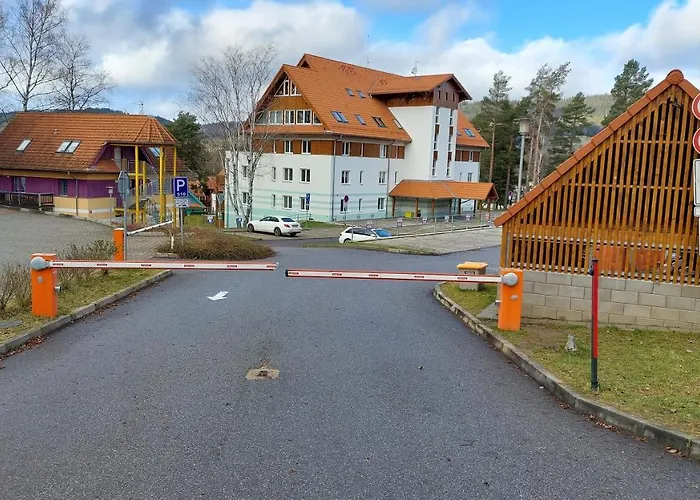 Lipno S Výhledem Na Jezero *